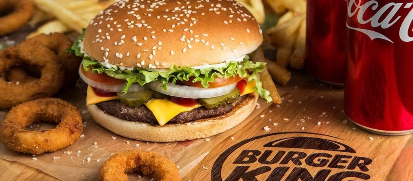 Burger King: Η νέα καμπάνια με την απορία αν αξίζουν τα μπέργκερ ένα αστέρι Μισελέν
